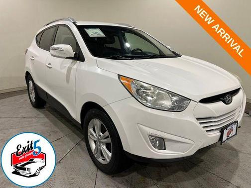 Winter White 2013 Hyundai TUCSON GLS