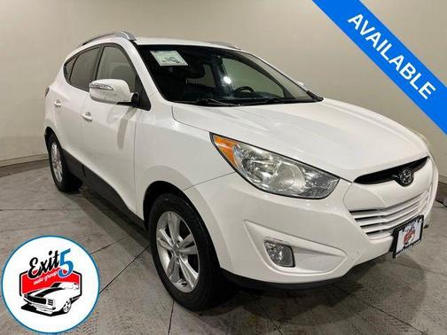 Winter White 2013 Hyundai TUCSON GLS
