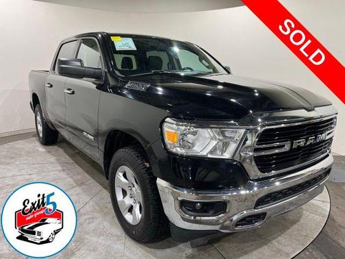 Diamond Black Crystal Pearlcoat 2020 RAM 1500 Big Horn/Lone Star