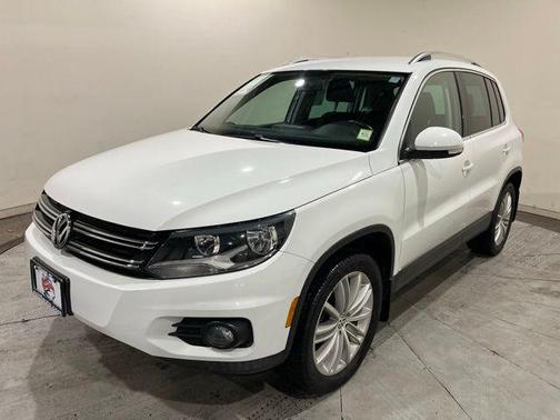 White 2014 Volkswagen Tiguan 4MOTION Auto SE w/Appearance