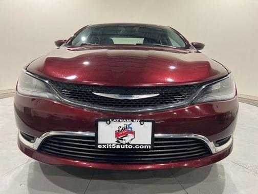 Photo 2 of 31 of 2015 Chrysler 200 Limited