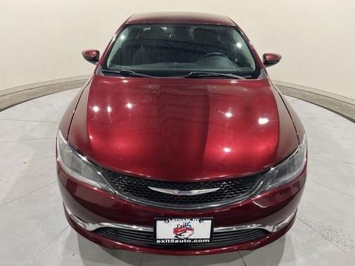 Photo 3 of 31 of 2015 Chrysler 200 Limited