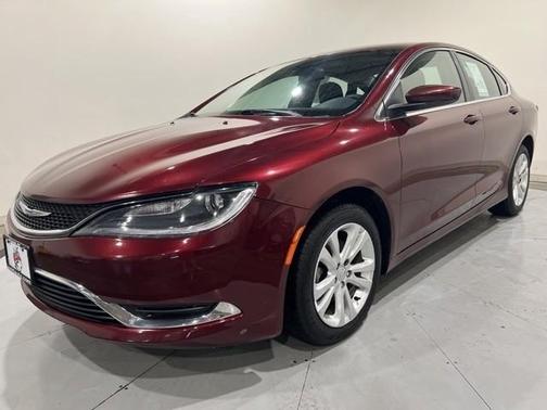 Photo 4 of 31 of 2015 Chrysler 200 Limited