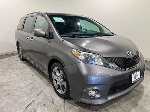 2013 Toyota Sienna SE