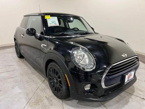 2017 MINI Hardtop Cooper