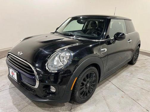2017 MINI Hardtop Cooper