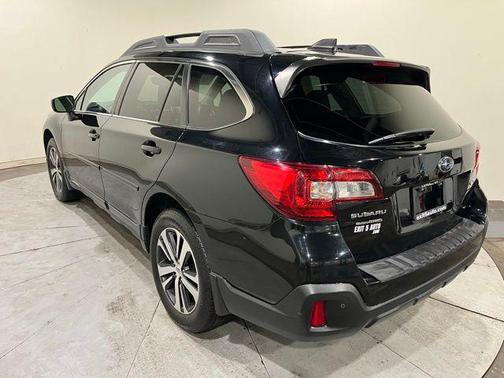 Crystal Black Silica 2018 Subaru Outback 2.5i Limited