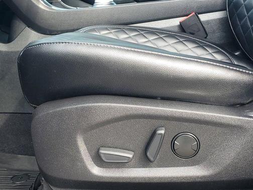 Agate Black Metallic 2024 Ford Edge Titanium