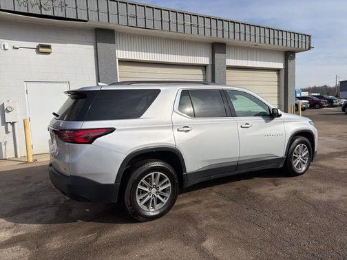 2022 Chevrolet Traverse LT Cloth
