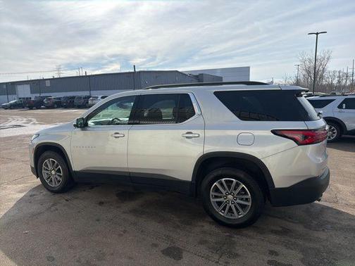 2022 Chevrolet Traverse LT Cloth