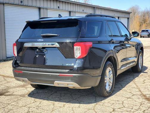 Agate Black Metallic 2022 Ford Explorer XLT