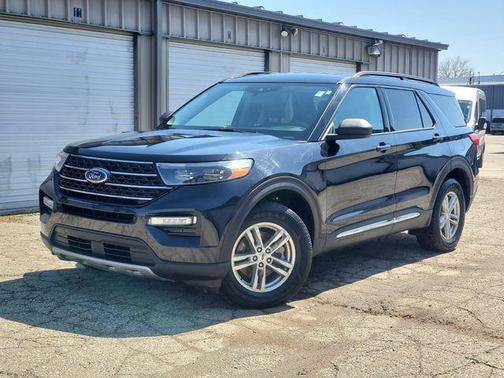 Agate Black Metallic 2022 Ford Explorer XLT