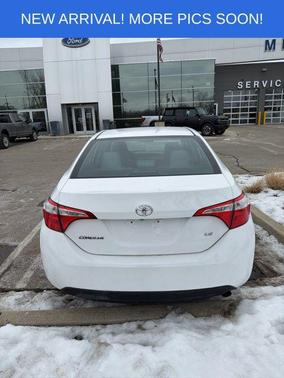 Super White 2016 Toyota Corolla LE