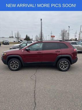 Velvet Red Pearlcoat 2020 Jeep Cherokee Trailhawk