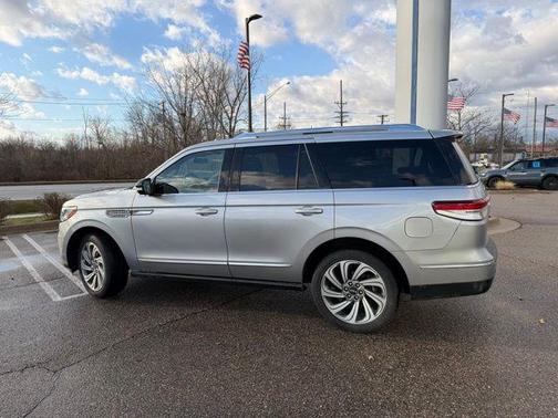 2023 Lincoln Navigator Reserve