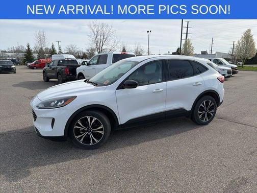 Oxford White 2022 Ford Escape SE