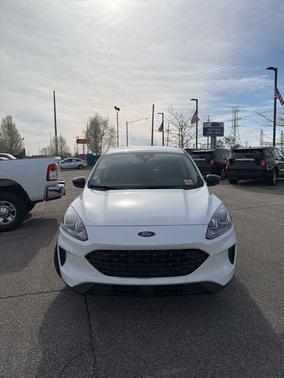 Oxford White 2022 Ford Escape SE