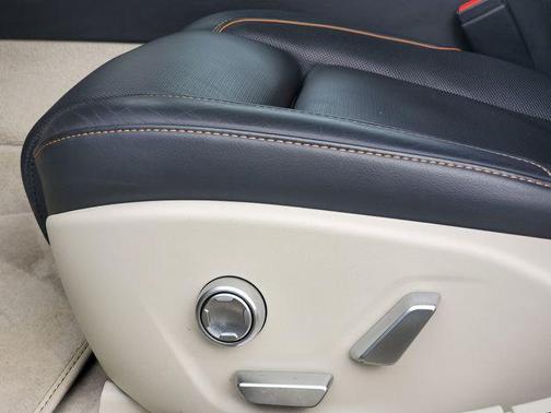 Stellar White Metallic 2023 Lucid Air Touring