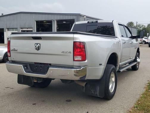 2017 RAM 3500 Big Horn Crew Cab 4x4 8' Box