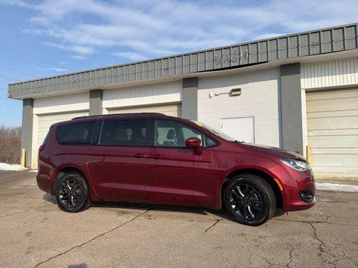 2020 Chrysler Pacifica L