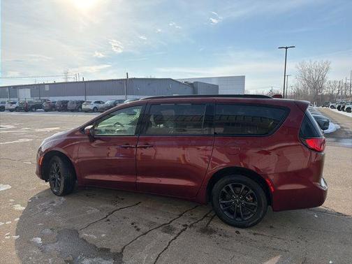 2020 Chrysler Pacifica L