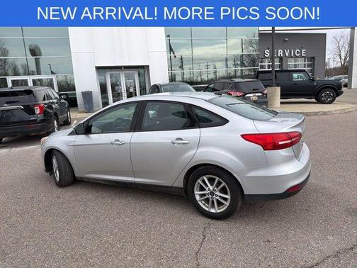 Ingot Silver 2018 Ford Focus SE