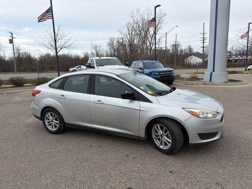 Ingot Silver 2018 Ford Focus SE