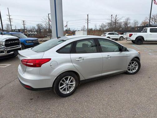 Ingot Silver 2018 Ford Focus SE