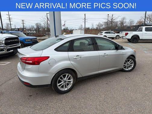 Ingot Silver 2018 Ford Focus SE