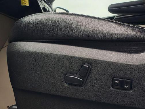 White Knuckle Clearcoat 2019 Dodge Grand Caravan SXT