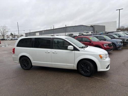 White Knuckle Clearcoat 2019 Dodge Grand Caravan SXT