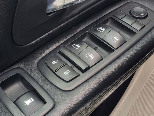 White Knuckle Clearcoat 2019 Dodge Grand Caravan SXT