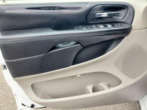 White Knuckle Clearcoat 2019 Dodge Grand Caravan SXT