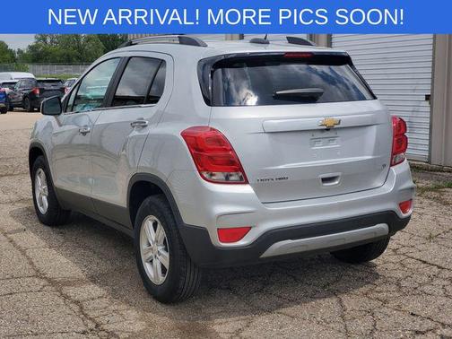 Silver Ice Metallic 2020 Chevrolet Trax LT