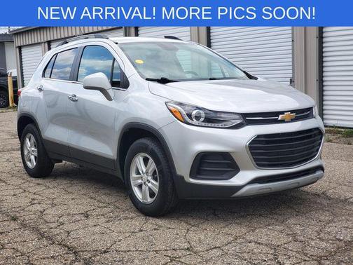Silver Ice Metallic 2020 Chevrolet Trax LT
