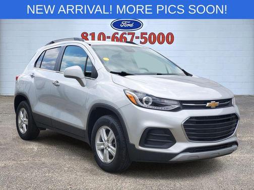 Silver Ice Metallic 2020 Chevrolet Trax LT