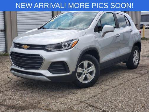 Silver Ice Metallic 2020 Chevrolet Trax LT