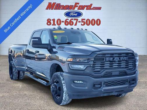 2025 RAM 3500 Tradesman Crew Cab 4x4 8' Box