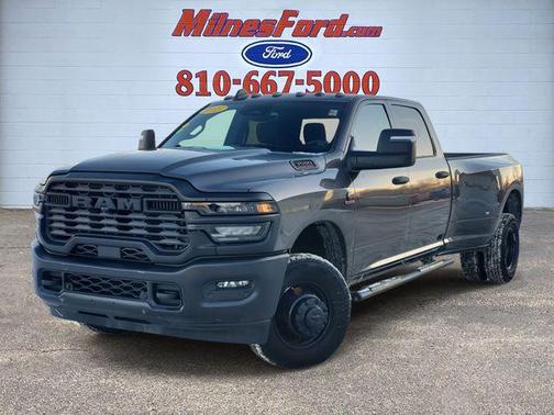 2025 RAM 3500 Tradesman Crew Cab 4x4 8' Box
