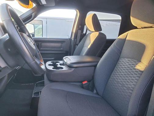 2025 RAM 3500 Tradesman Crew Cab 4x4 8' Box