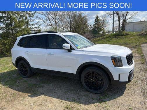 Glacial White Pearl 2024 Kia Telluride EX X-Line