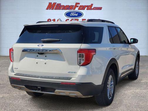 Star White Metallic Tri-Coat 2021 Ford Explorer XLT