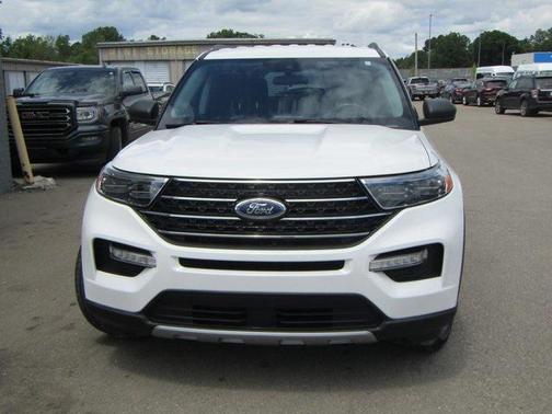 White 2021 Ford Explorer XLT