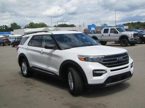 White 2021 Ford Explorer XLT