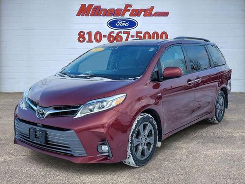 2018 Toyota Sienna XLE