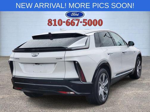 Crystal White Tricoat 2024 Cadillac LYRIQ Tech