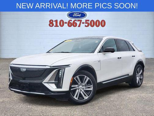 Crystal White Tricoat 2024 Cadillac LYRIQ Tech
