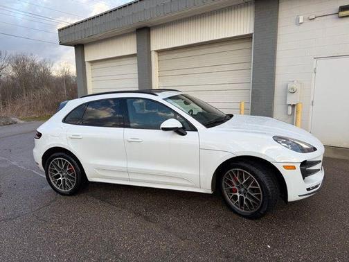 2018 Porsche Macan Turbo