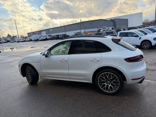 2018 Porsche Macan Turbo