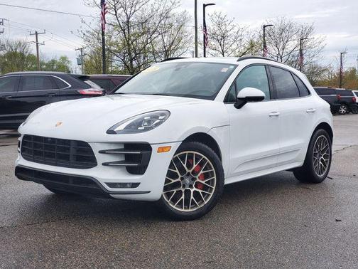 Carrara White Metallic 2018 Porsche Macan Macan Turbo